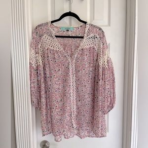 Karlie blouse size medium